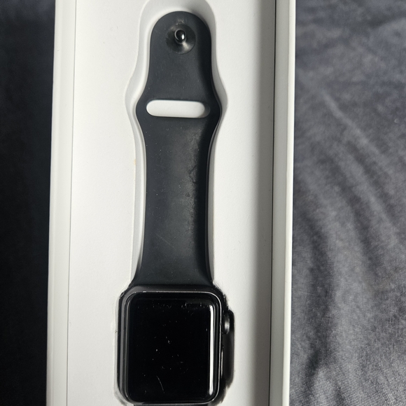 Apple Watch Series 3 - Black - Picture 4 of 9